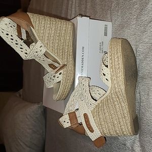 Steve Madden wedged white shoes